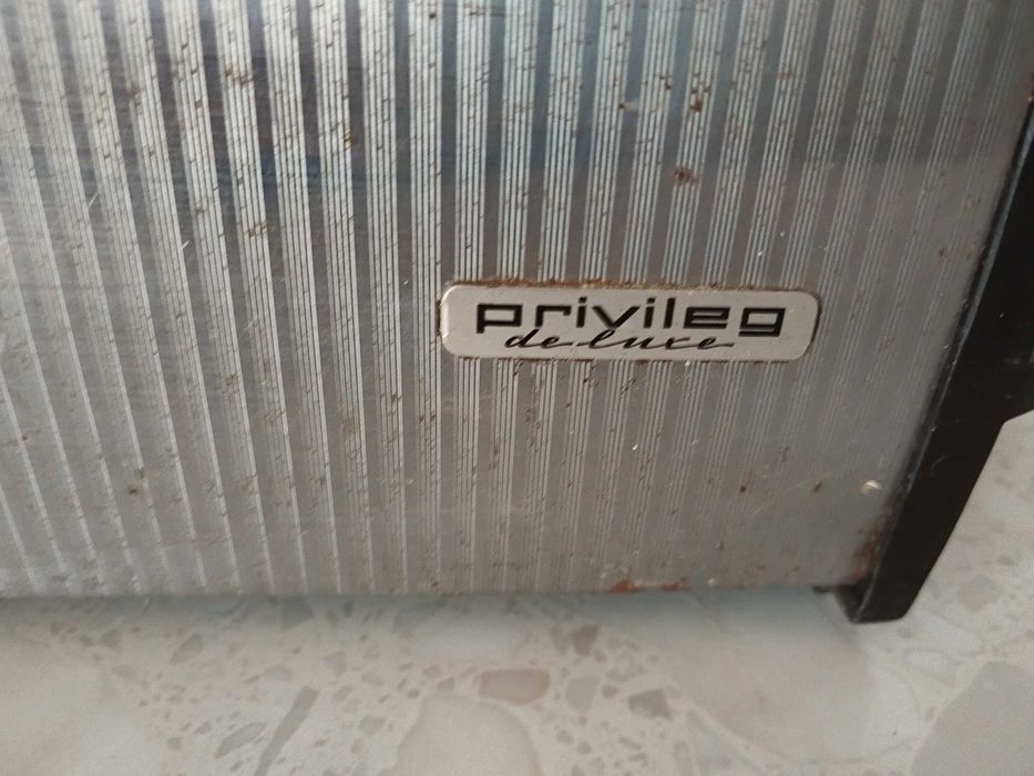 Продается тостер.