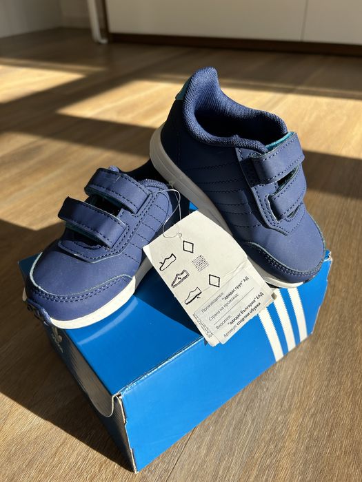 Нови Adidas, размер 21