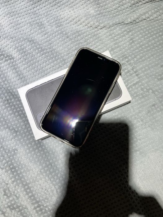 Продам 11 Айфон