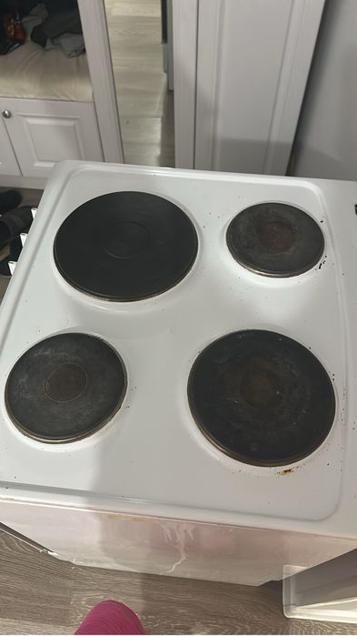 Продам электрическую плиту