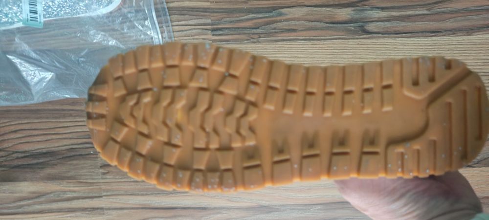 Vând pantofi sport dama