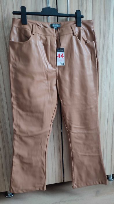 Pantaloni noi imitatie piele Primark marime 44 /UK 16