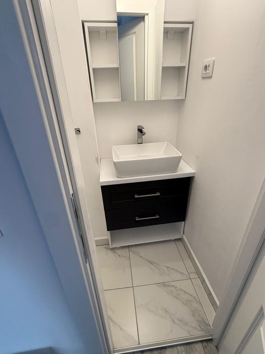 Închiriez garsoniera  zonă centrala