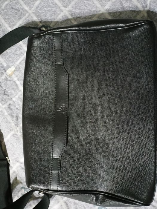 Сумка яркая , модная и черная сумка