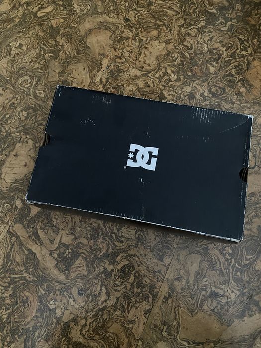 Продам абсолютные новые кеды DC Shoes