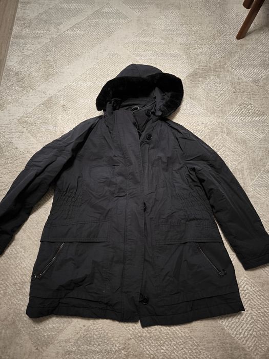 Продам женские куртки.