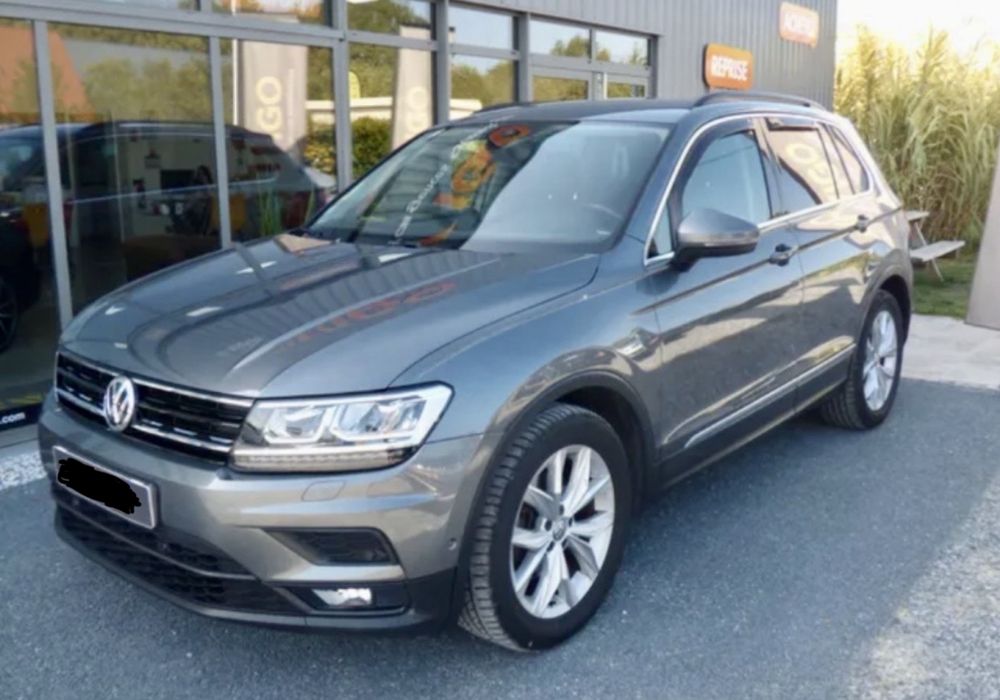VOLKSWAGEN Tiguan