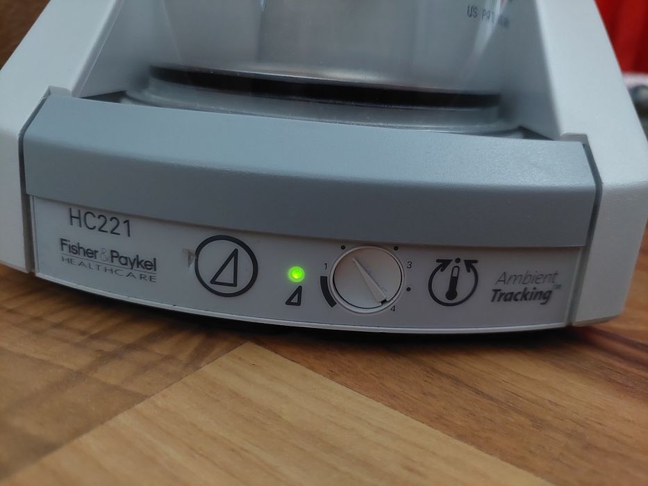 Aparat de apnee cu umidificator Fisher & Paykel hc 221, folosit putin