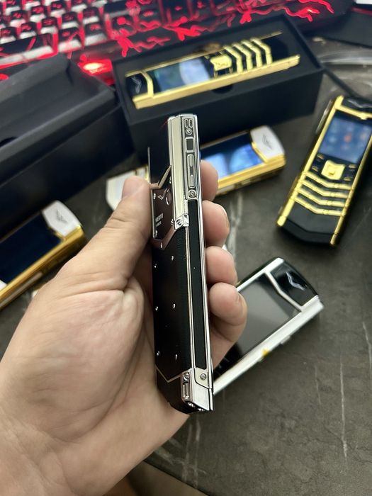 Telefon Mobil Vertu