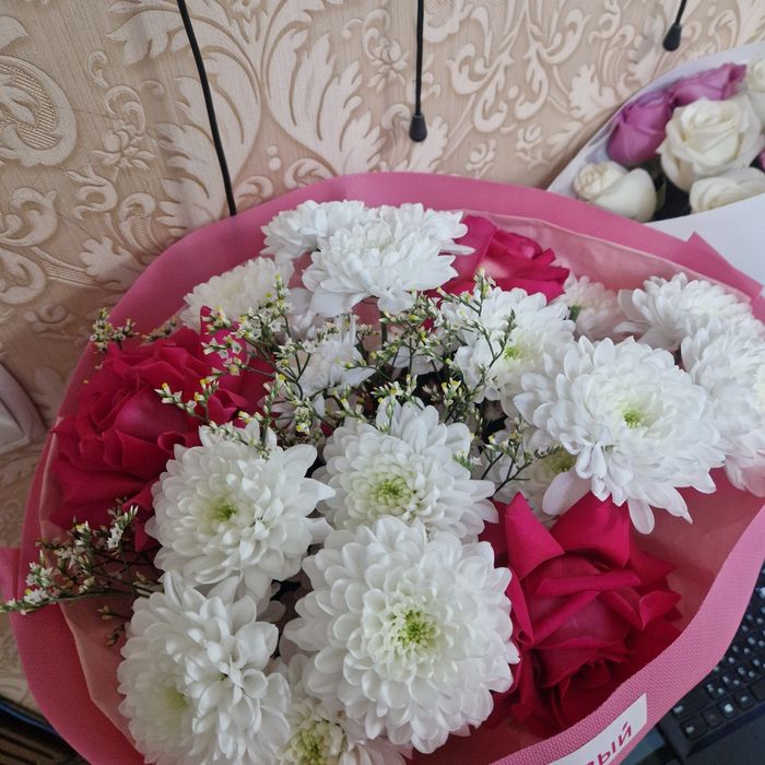 Продам цветы,  букет из роз и хризантем