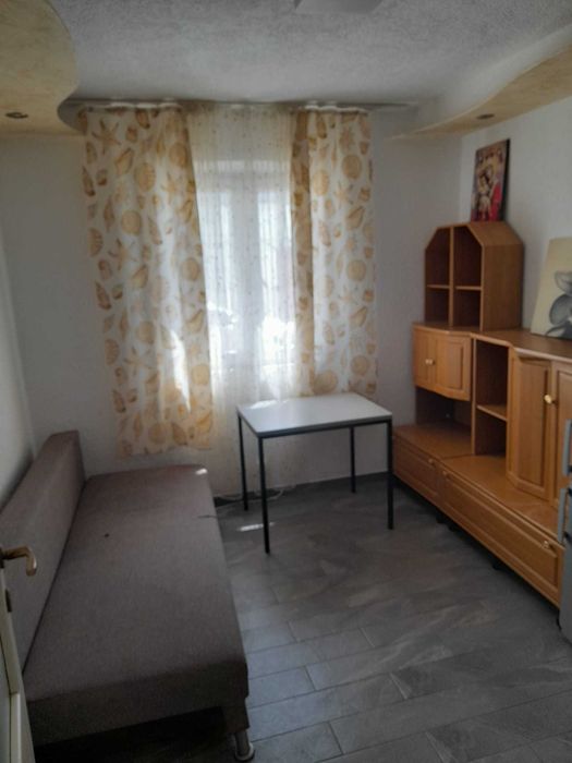 Închiriez garsoniera