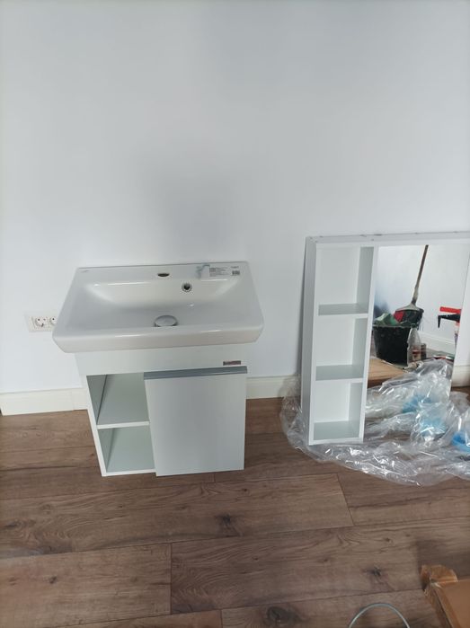 Vând mobilier pentru baie