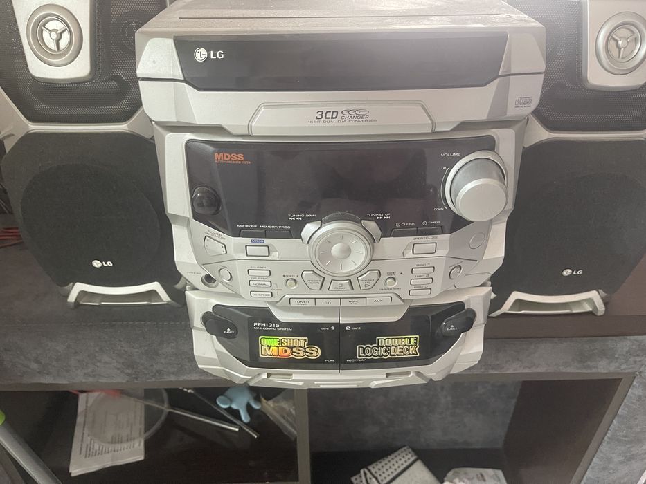 Магнитофон LG продам