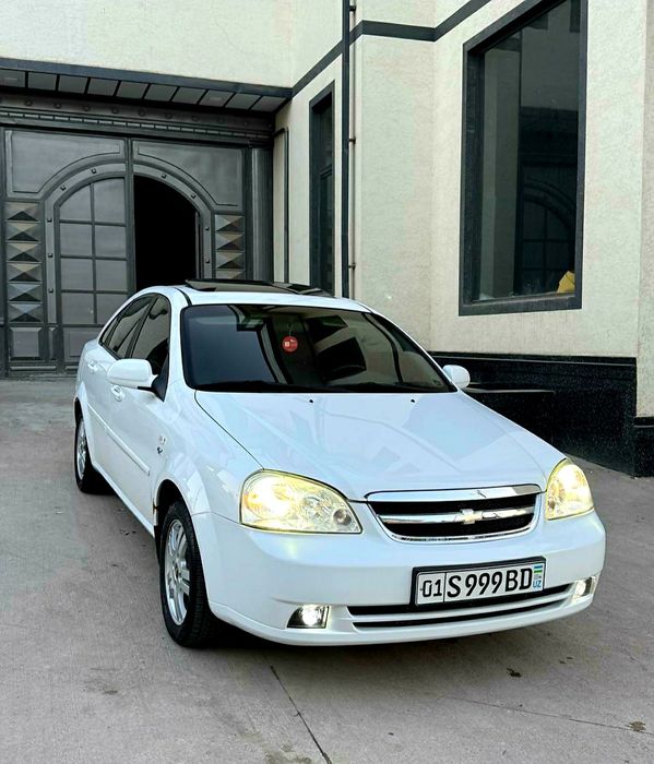 Ласетти 1,6 автомат 2013. Бензин.