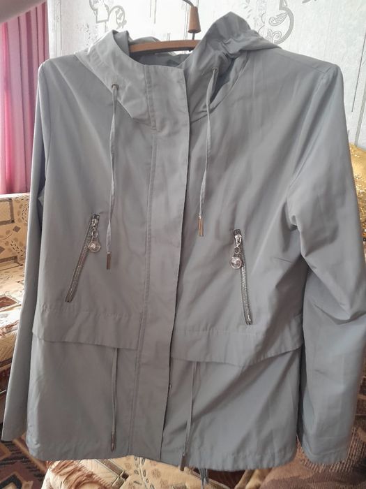 Женская ветровка