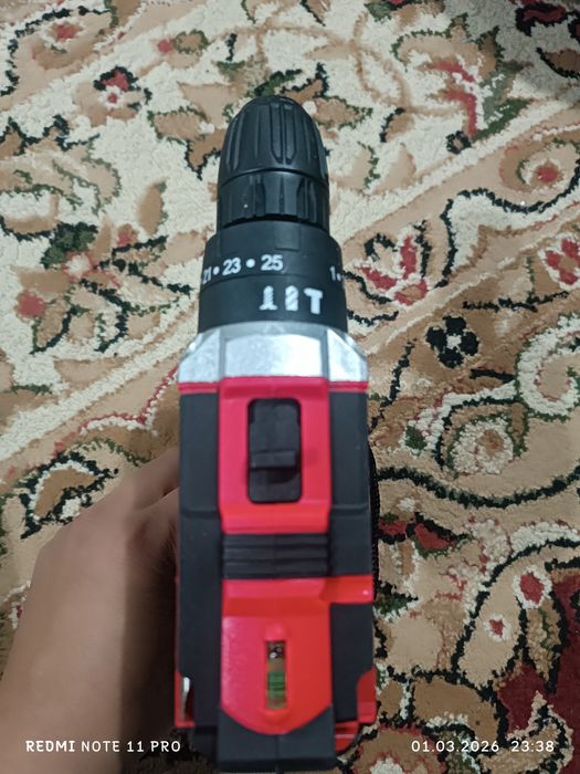 дрель шуруповерт щёточный.  Тушка