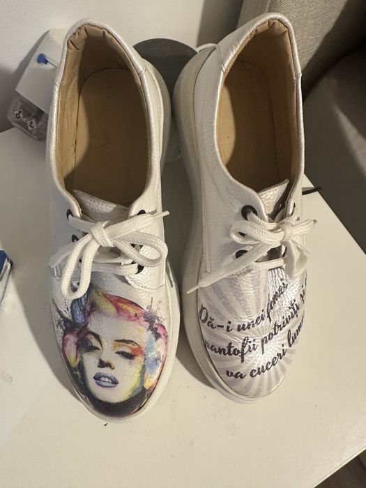 Pantofi Marilyn Monroe
