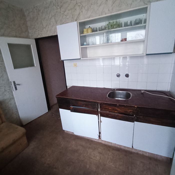 Продава се Тристаен апартамент в Перник, Ладовица - 89 кв.м за 527 €/кв.м - Снимка #2