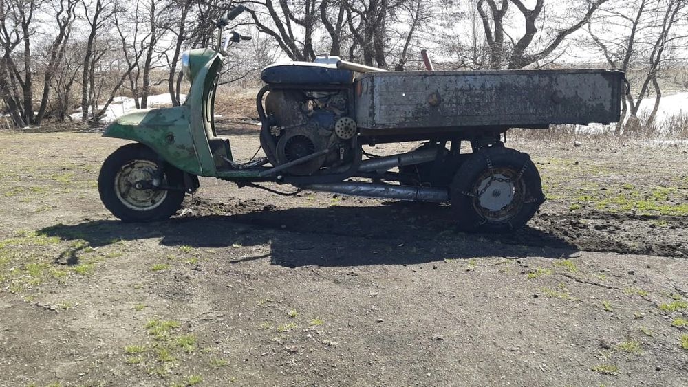 Продам мотороллер муравей с двигателем иж планета