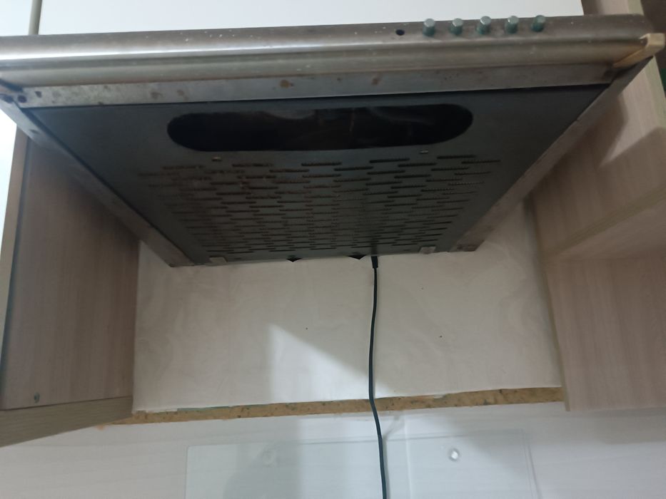 Вытяжка навесная