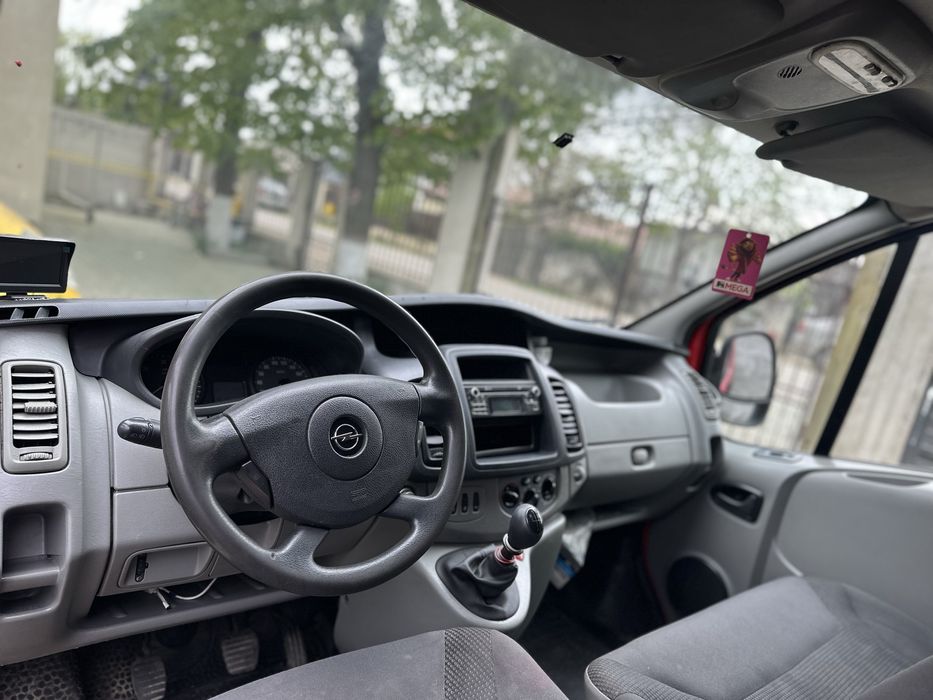 Opel Vivaro ( Renault Trafic)