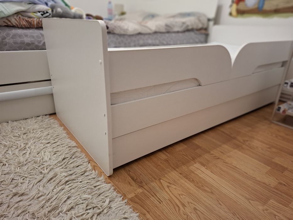 Vand patut copii + saltea + husa impermeabila