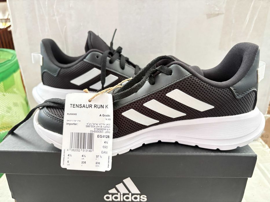 Adidas Tensaur Run – НОВИ с кутия, черни маратонки, размер 37 1/3