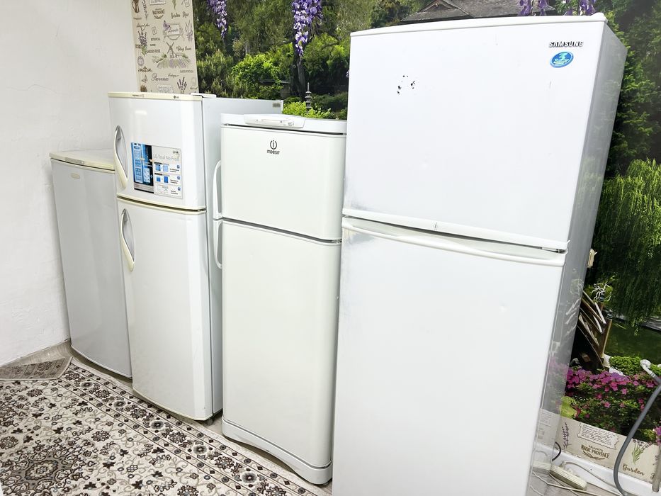 Продам Холодильники