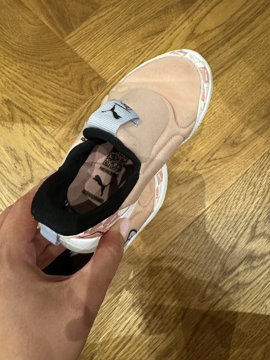 Adidasi Puma fetite marimea 27.5