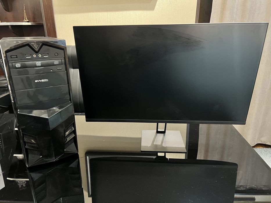 Redmi manitor i keys holati yaxshi