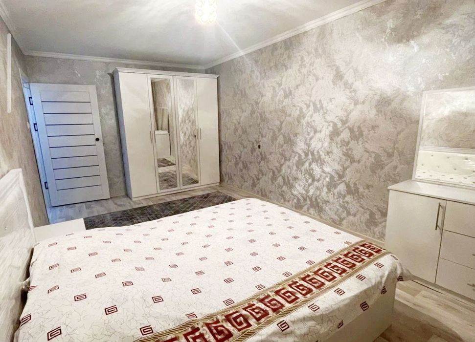 Метро Космонавтов 1/2/4 с обстановкой 30м2 на долгий срок