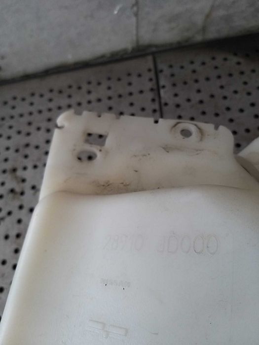 Vas lichid parbriz 2.0 dci nissan qashqai j10 28910jd000