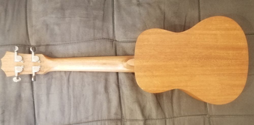 Ukulele concert model MH10