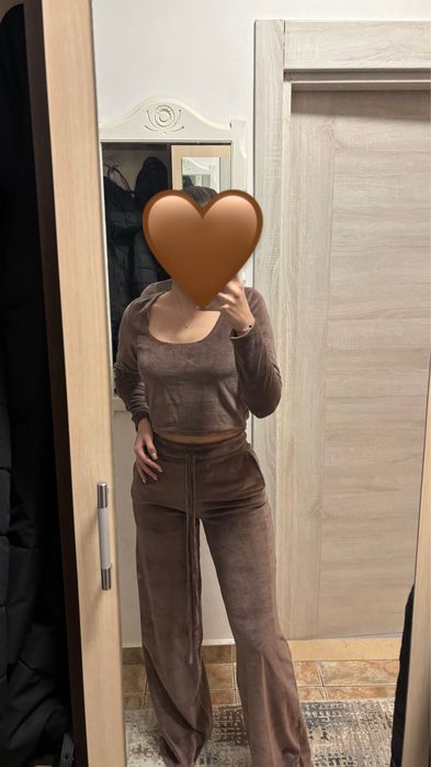 Кадифен комплект