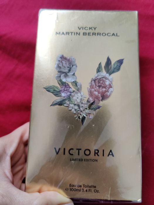 Apa de toaleta+ glob lemn