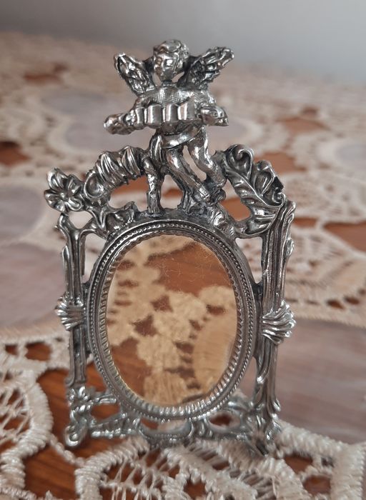 Стара винтидж рамка за снимка с ангелче-арт,барокова,антична !