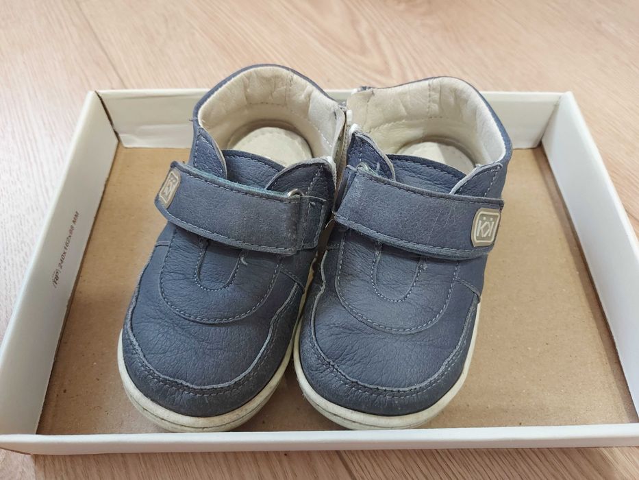 Бебешки буйки за прохождане  Колев и Колев. Детски обувки