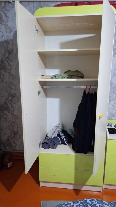 Продам детский шкаф и кровать