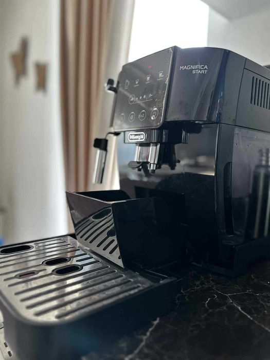 Кафеавтомат DELONGHI Magnifica Start, използван