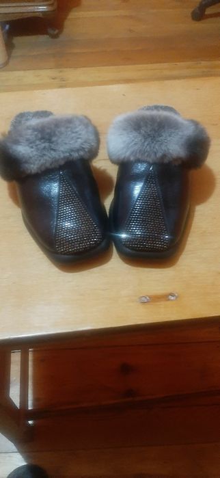 Тапочки Новые ТУРКИЯ,натуральная кожа мех.в идеальном состояние.