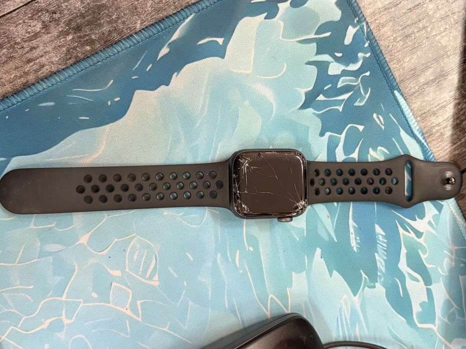 Apple Watch SE Nike Edition 40mm (GPS LTE)