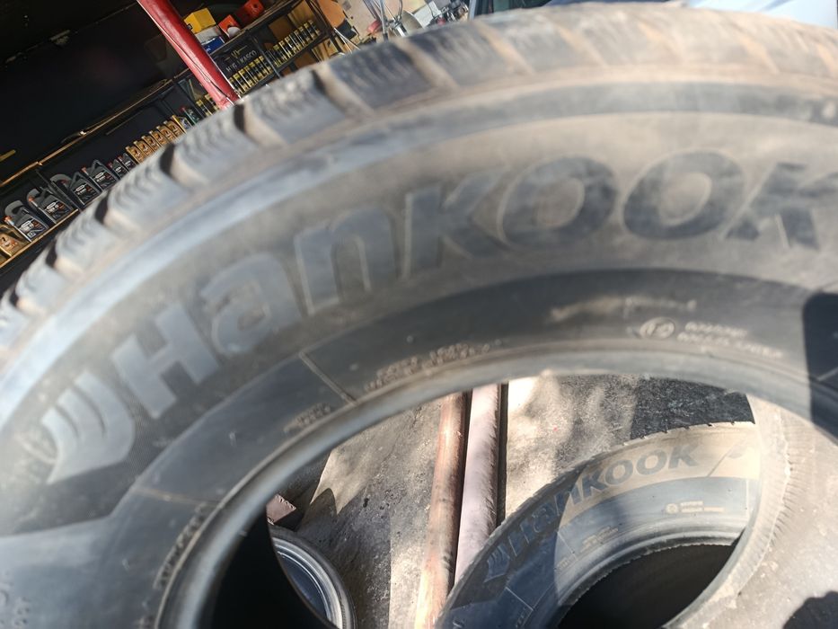 Продам комплект зимних шин R17