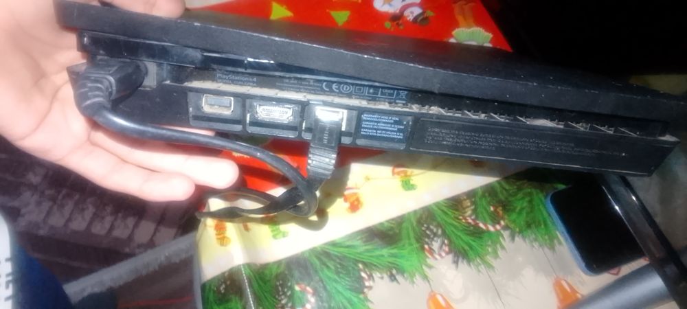 Ps4 1TB storage funcționează fără probleme preț negociabil