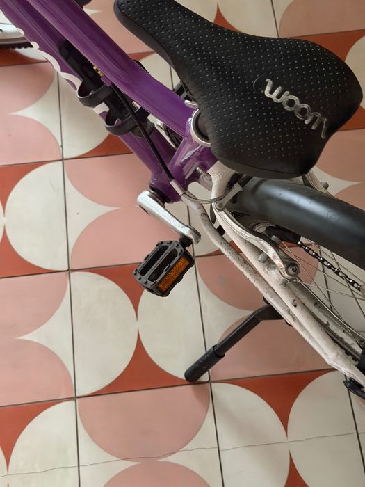 Woom 4 – bicicletă copii 6–8 ani, 20”, foarte ușoară, cu accesorii