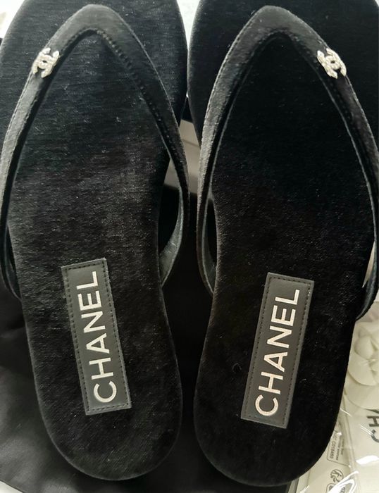 Papuci de catifea Chanel