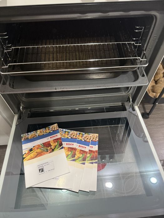 Продам электрическую плиту Bosch