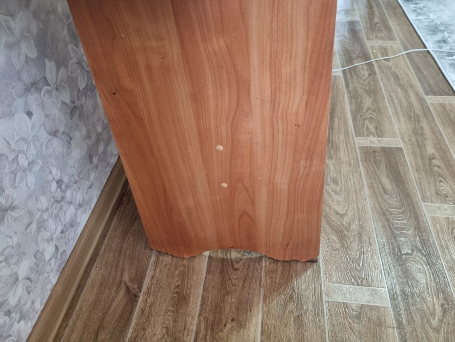 Продам кухонный стол