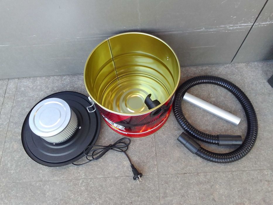 090304	Прахосмукачка за пепел 1000W 18L RD-WC02