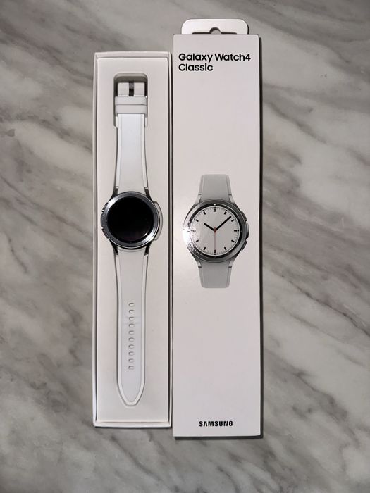 Пълен комплект Samsung: Z Flip3 5G (256GB) + Watch4 Classic 42mm + Buds Pro