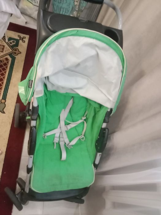 Продам коляску прогулочную Graco